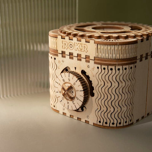 КУТИЯ ЗА СЪКРОВИЩА