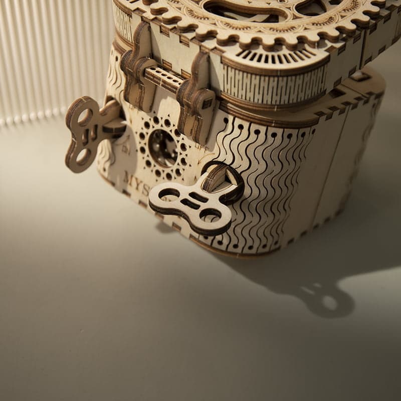 КУТИЯ ЗА СЪКРОВИЩА